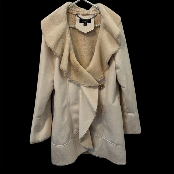 DENNIS by DENNIS BASSO WOMEN'S Medium CREAM FAUX SUEDE FUR BUTTON COAT  Mob Wife - Picture 1 of 15